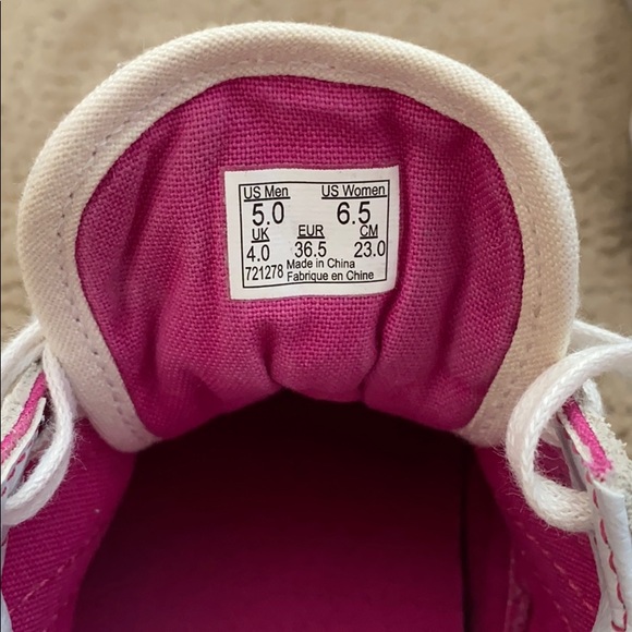 Vans - Picture 6 of 7